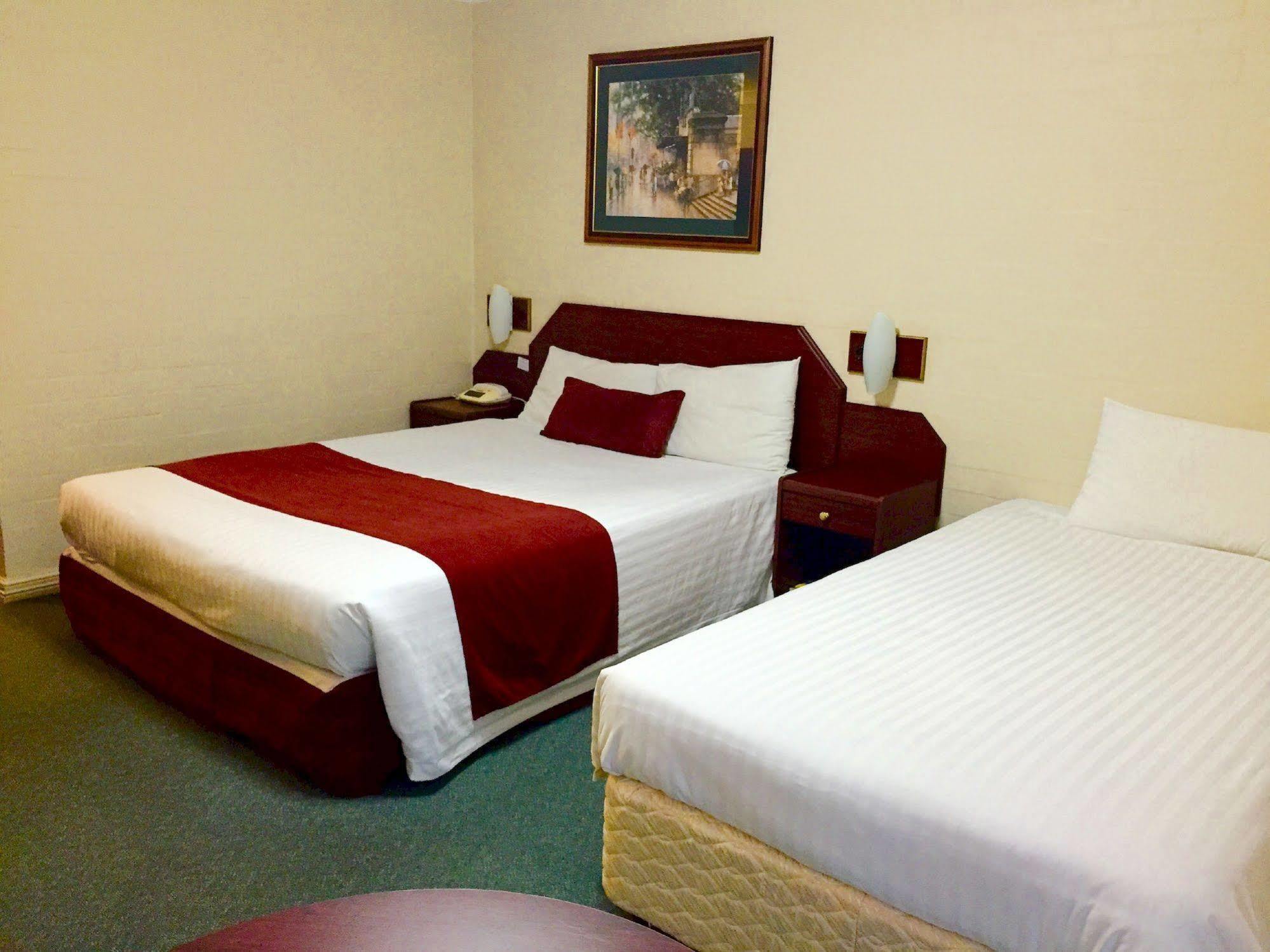 Town Square Motel Orange Exterior foto